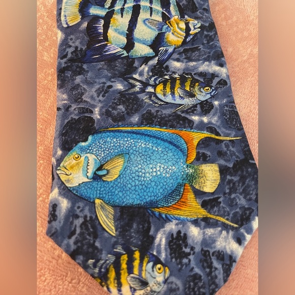 Solomon’s reef Men's Oceanic Fish Design Tie - Picture 2 of 8